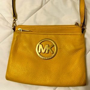 Small Michael Kors cross body with wallet built in